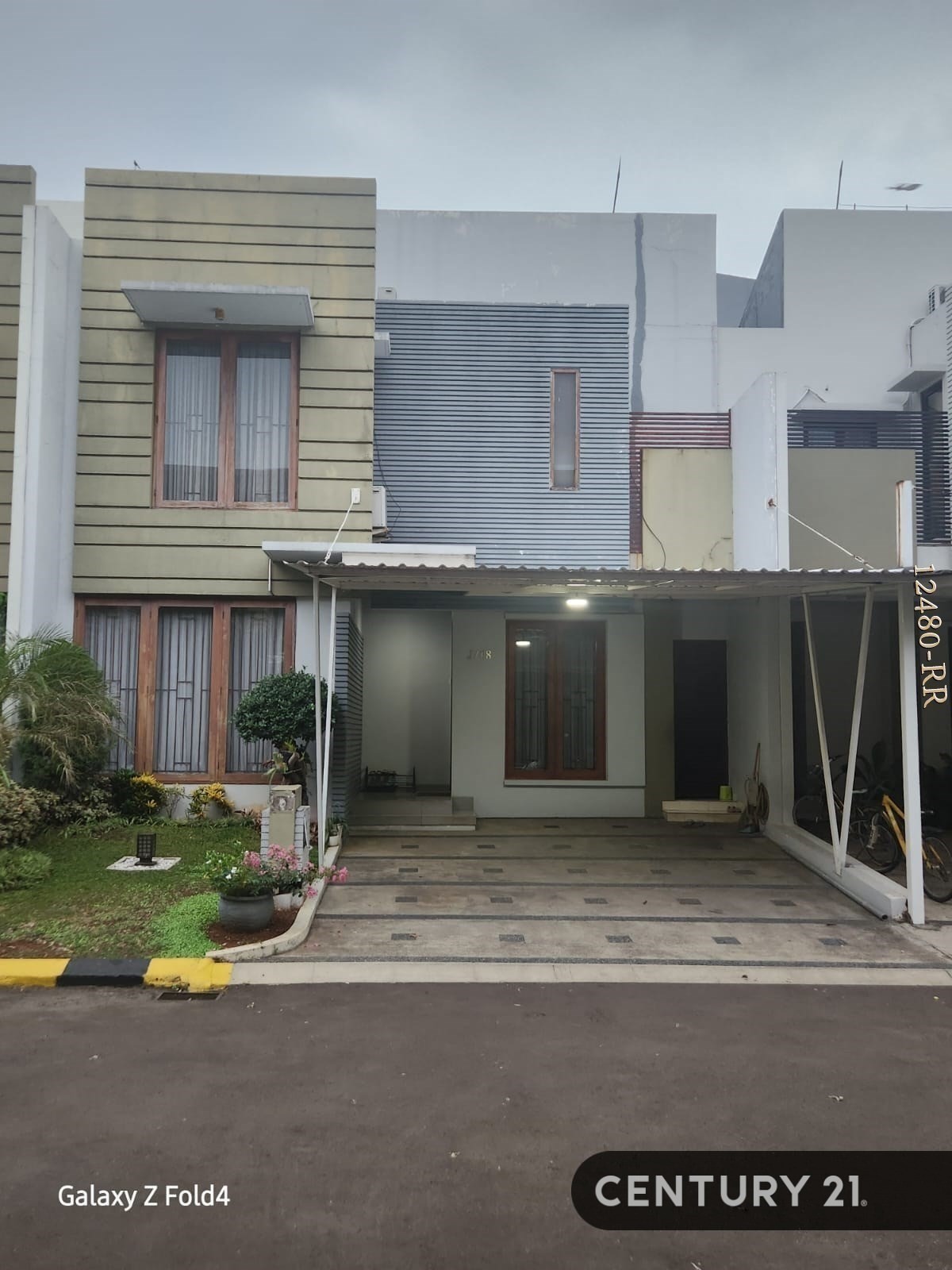 Rumah Cantik 2 Lantai Furnished Dalam Townhouse 
