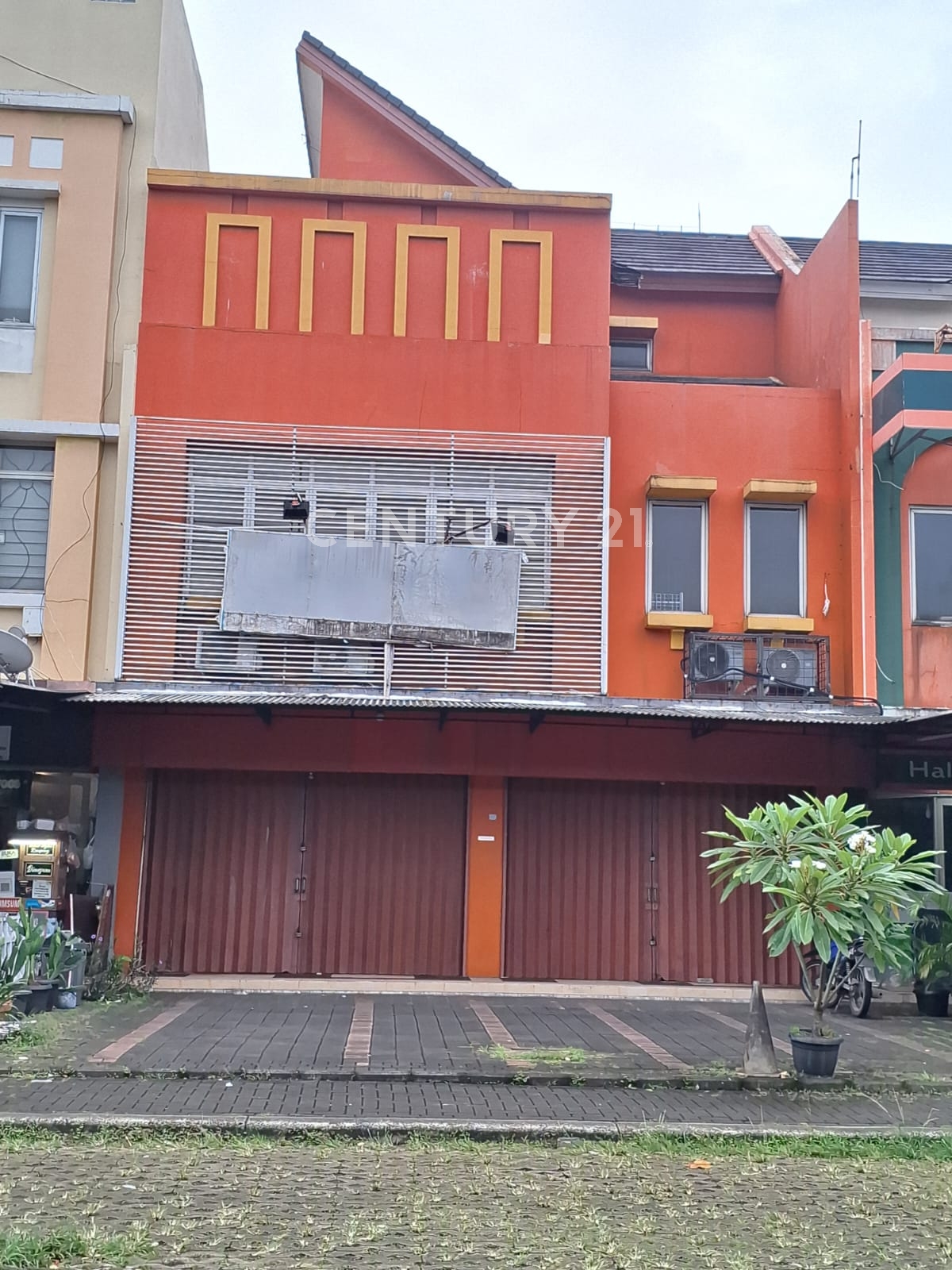 Ruko Dalam Perumahan Delatinos Bsd Lokasi Pemukiman Yang Ramai