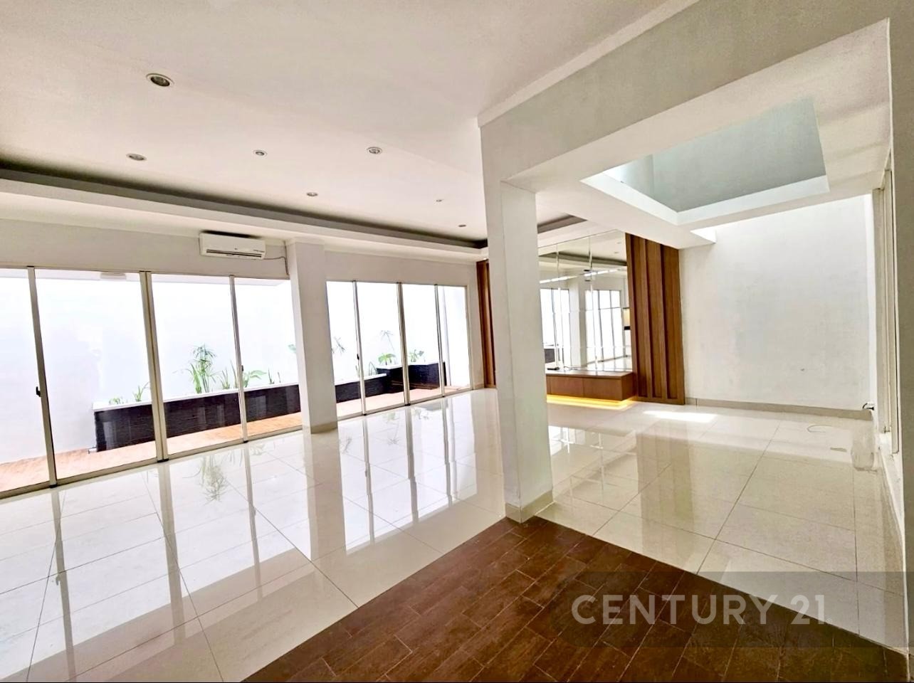 Rumah Mewah 5 KT Siap Huni Di Sektor 7 Bintaro Iw14141