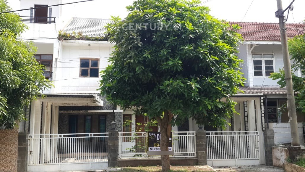 Hunian 2 Lantai Komplek Elit Palm Hills Estate