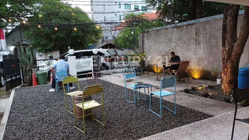 Rumah Cocok Untuk Resto/cafe Di Cikini Menteng