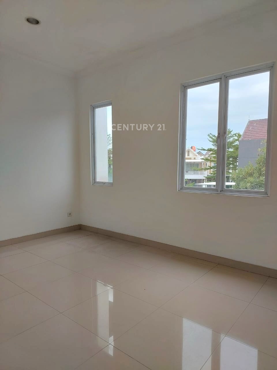 Rumah Nyaman Di Cluster Yarra Jakarta Garden City Jakarta Timur 