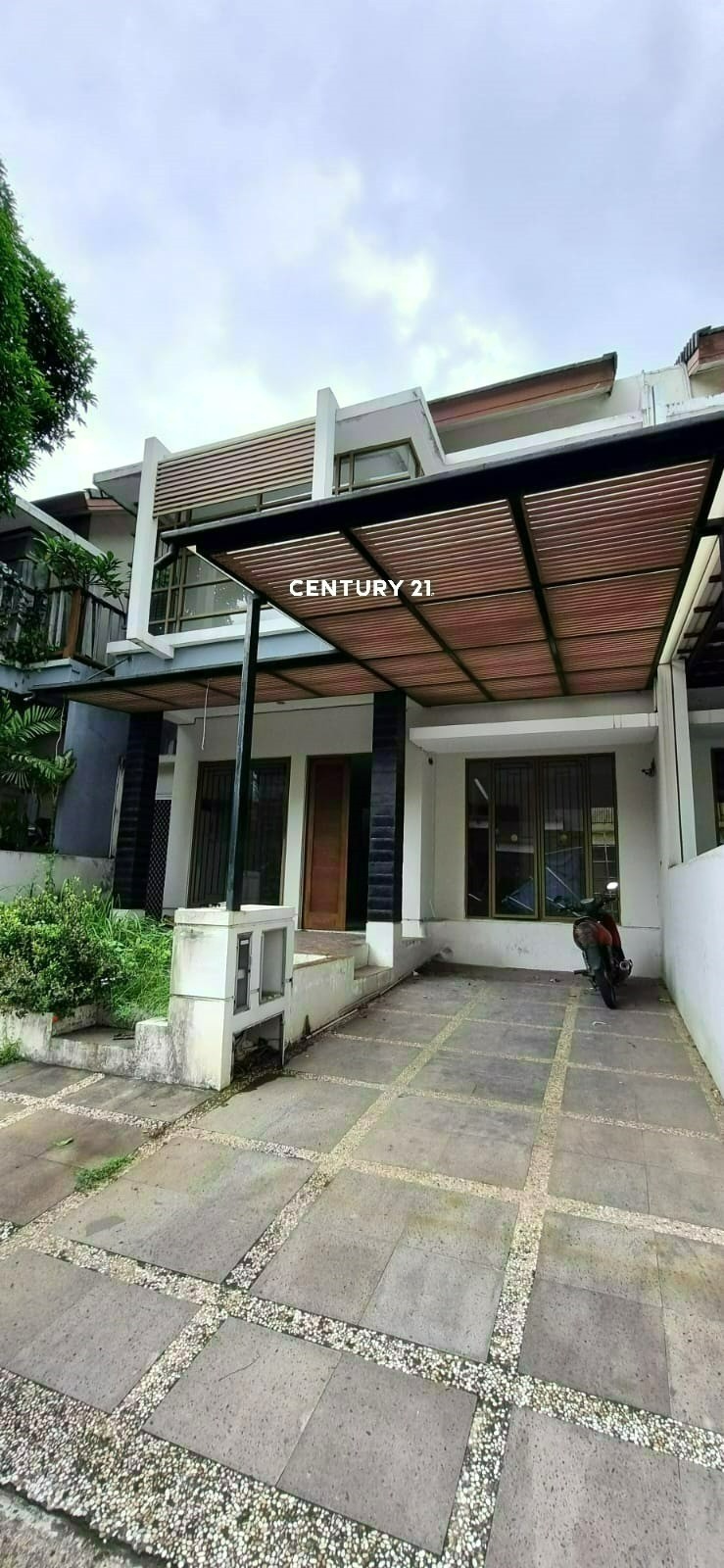 Disewakan Rumah Di Emerald Bintaro Sektor 9 7857