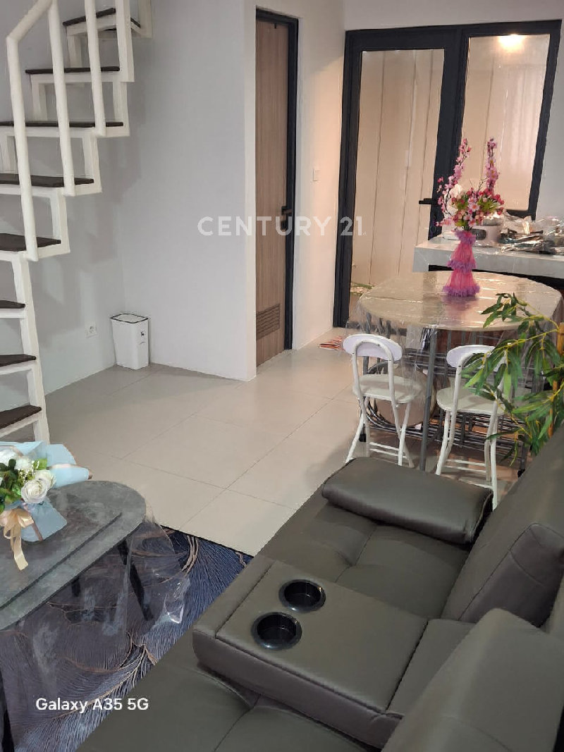 Rumah Bagus 2Lantai Semi Furnish Siap Huni