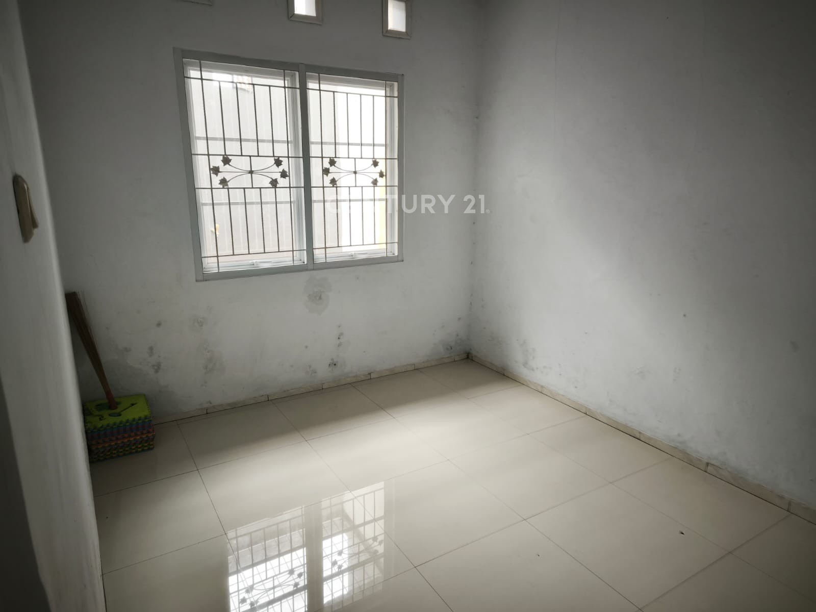 Rumah Siap Huni Di Taman Ratu Jakarta Barat 